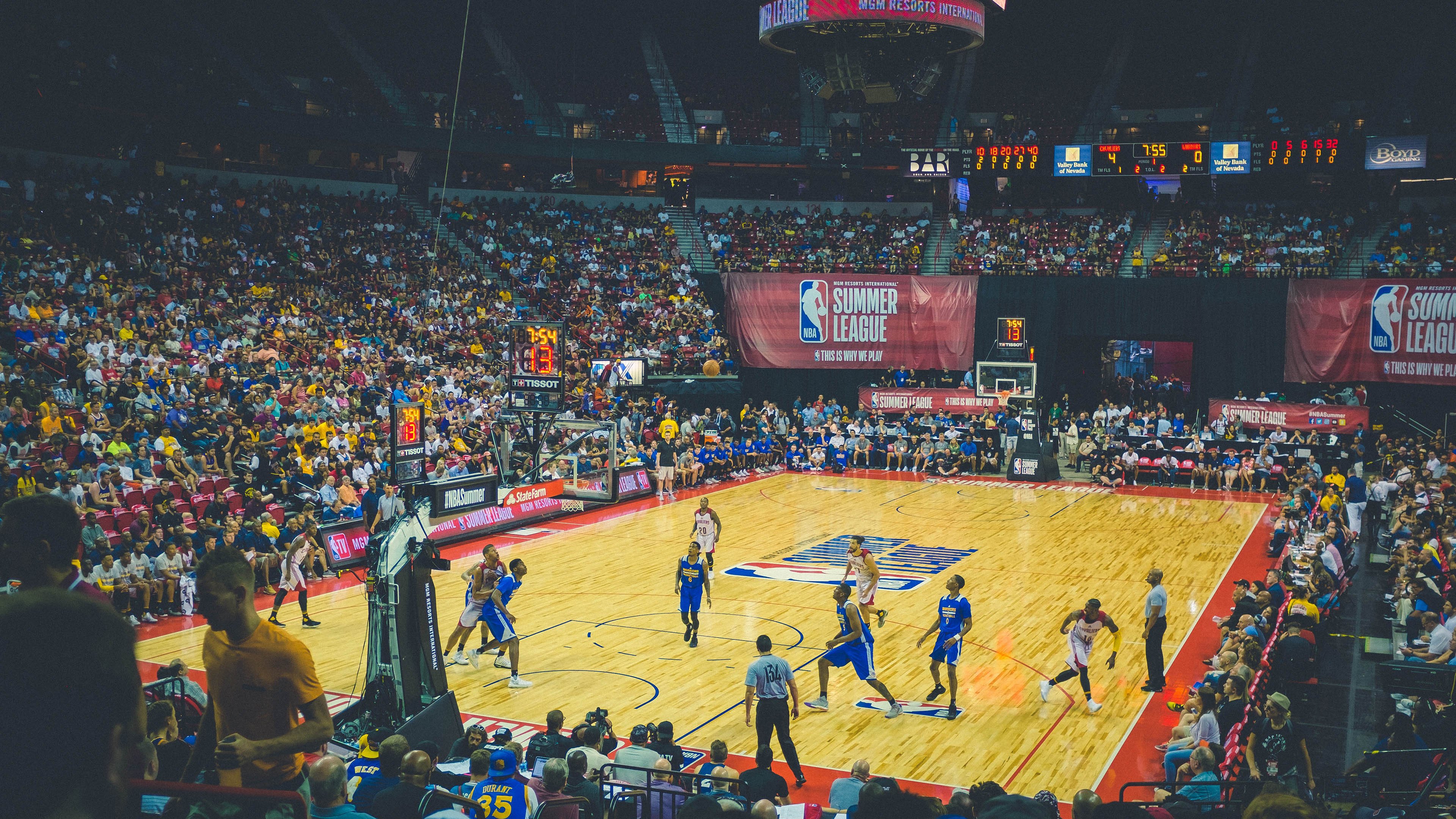 中小学篮球场馆统一建设标准提升基层训练条件，中小学篮球场地配备标准